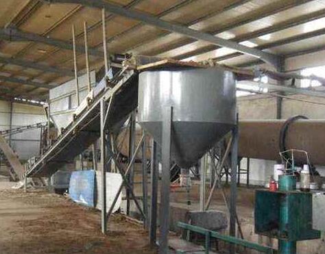 菌棒有機(jī)肥生產(chǎn)設(shè)備實拍